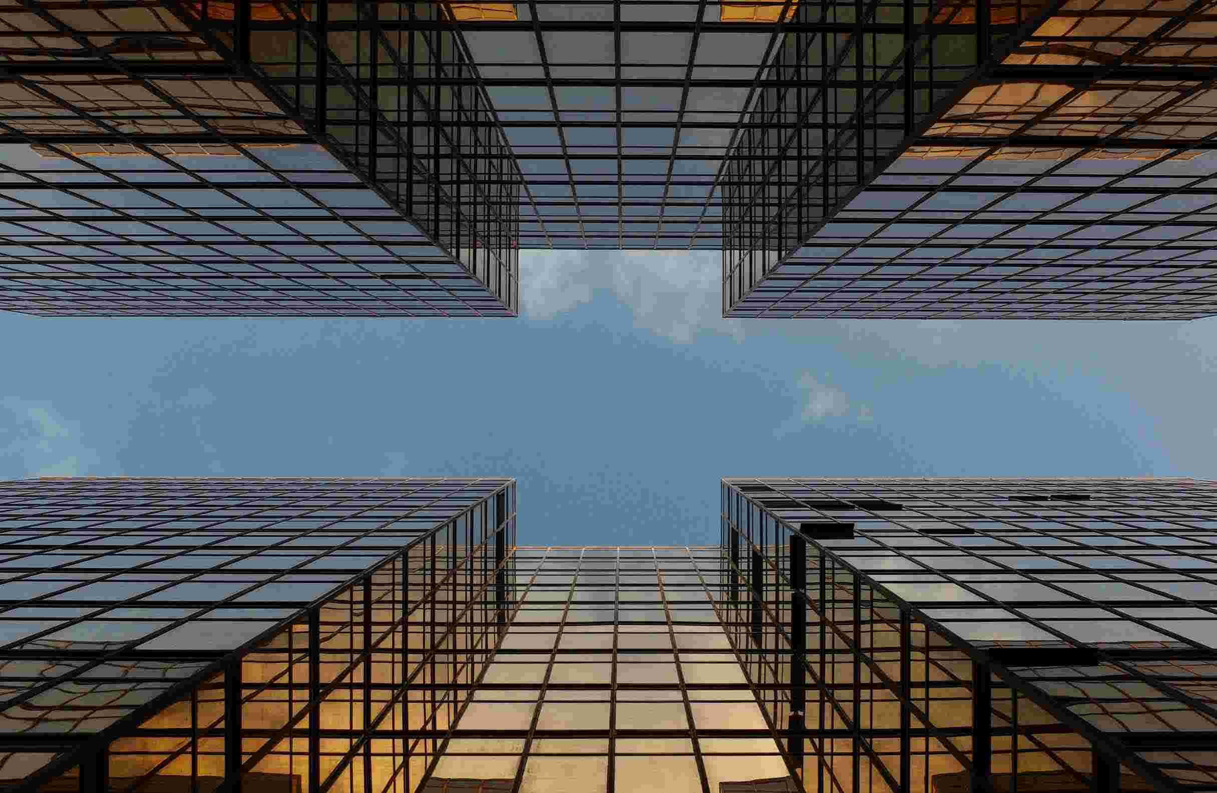 Ottimizzazione della gestione dell'inventario con adesivi RFID UHF: miglioramento delle operazioni di vendita al dettaglio.