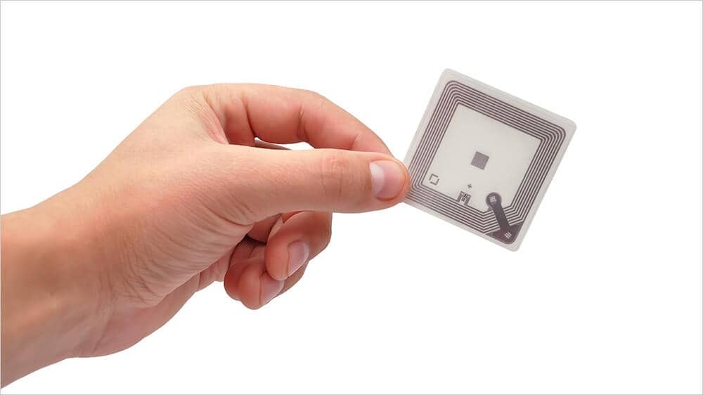 Dalla tradizione all'innovazione: come la tecnologia RFID sta trasformando i settori industriali.