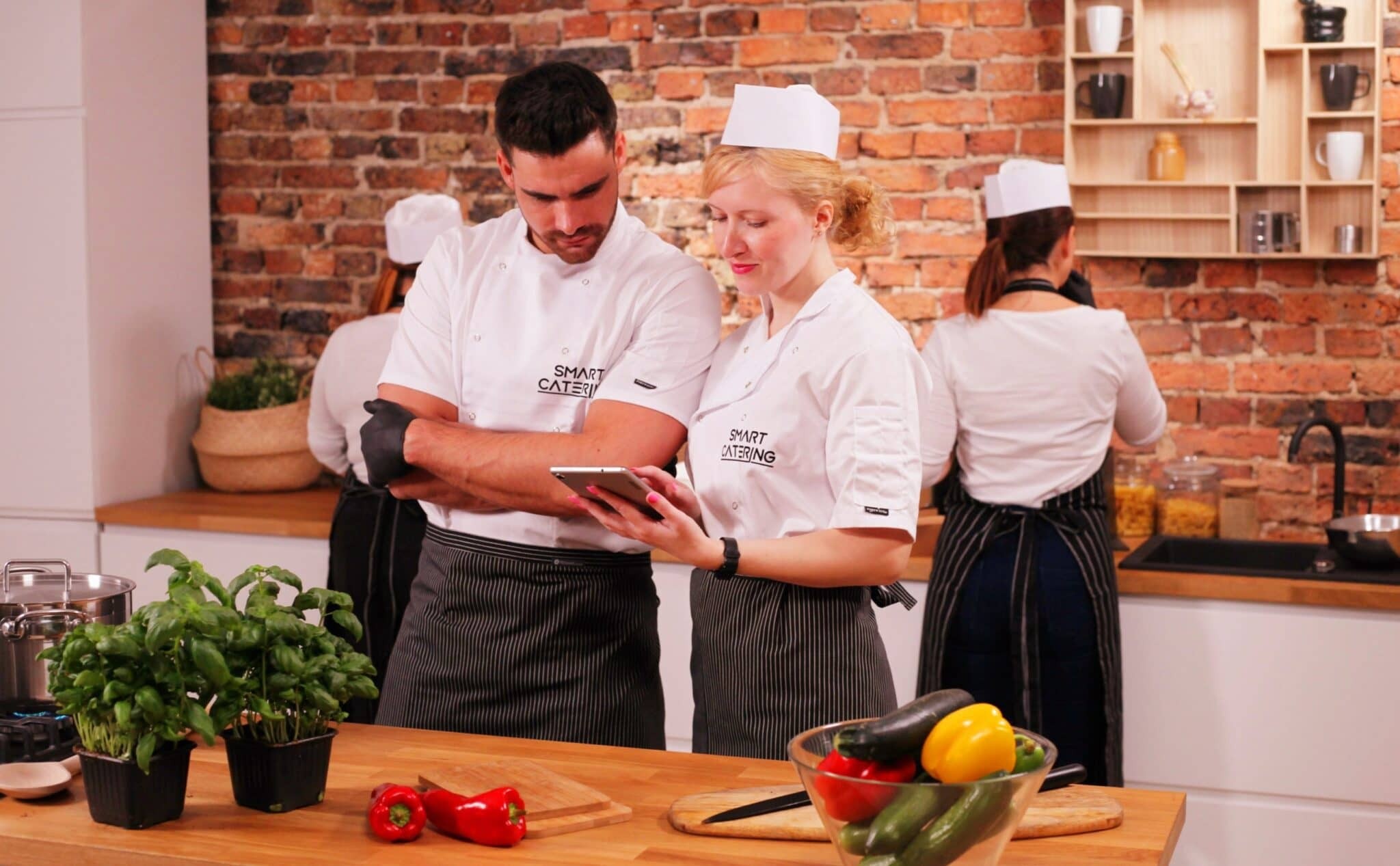 Rivoluzionare la ristorazione senza contatto: come la tecnologia RFID migliora l'ordinazione e il pagamento intelligenti nei ristoranti.