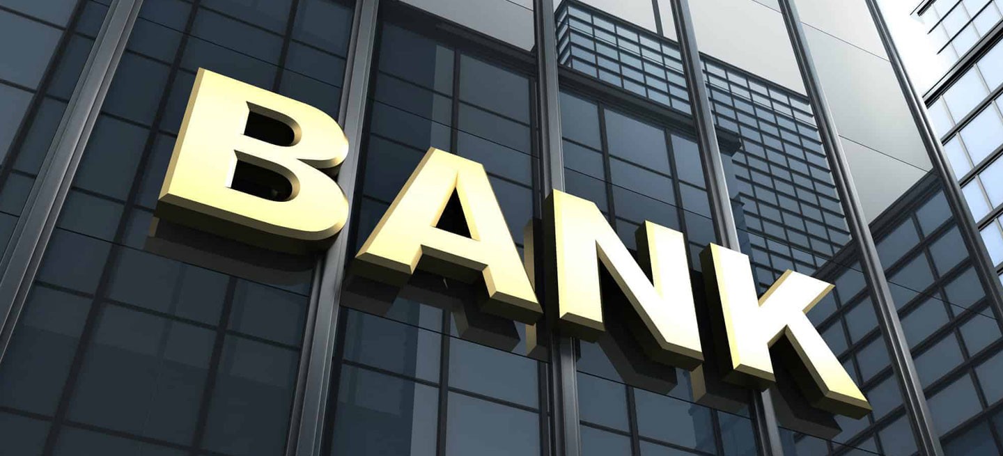 Sistema intelligente di gestione del magazzino per banche basato sulla tecnologia RFID