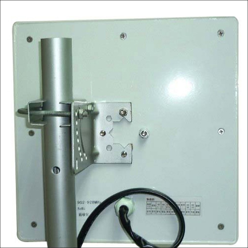 Lettore UHF a medio raggio 5-8 m