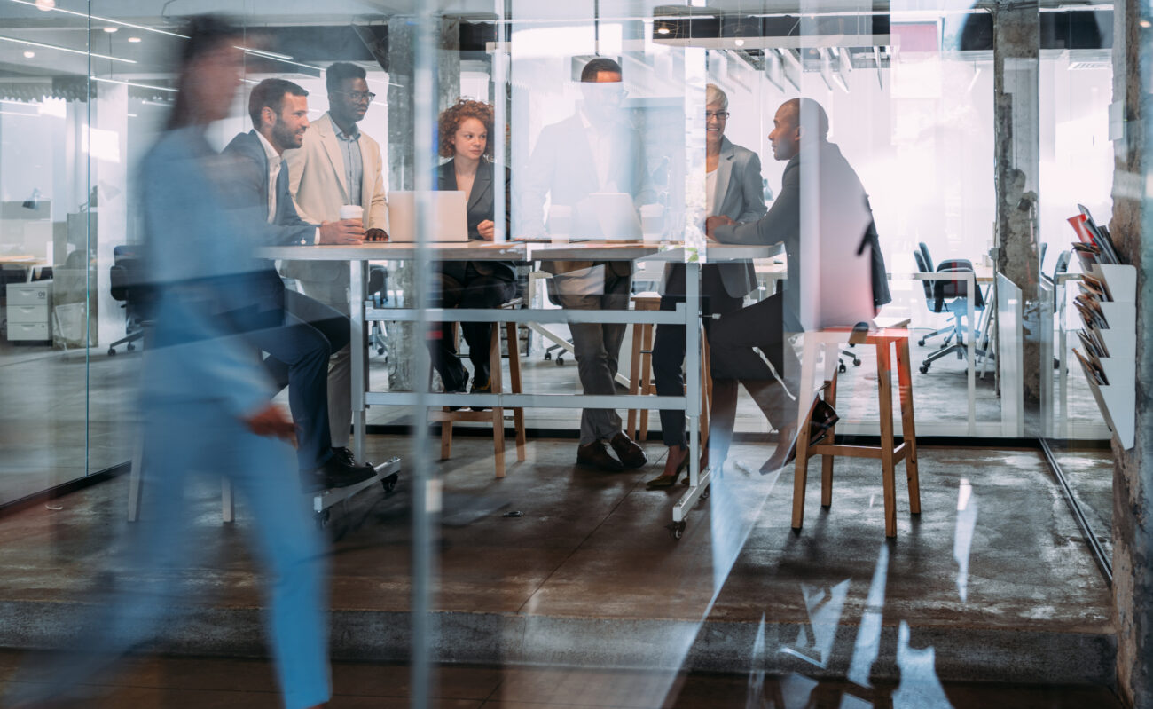 Accesso senza interruzioni, controllo più intelligente: la tecnologia RFID ridefinisce la sicurezza aziendale e la mobilità della forza lavoro.