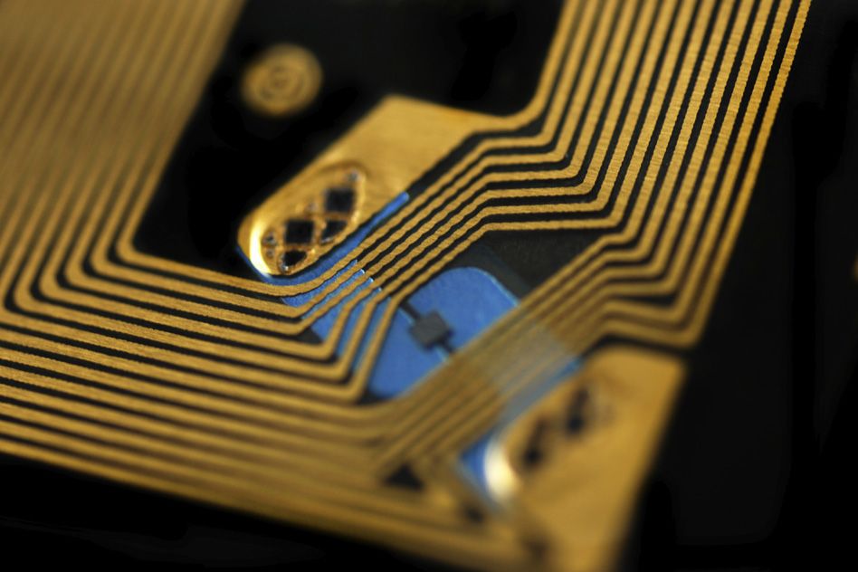 Come la tecnologia RFID consente la visibilità end-to-end nella produzione moderna