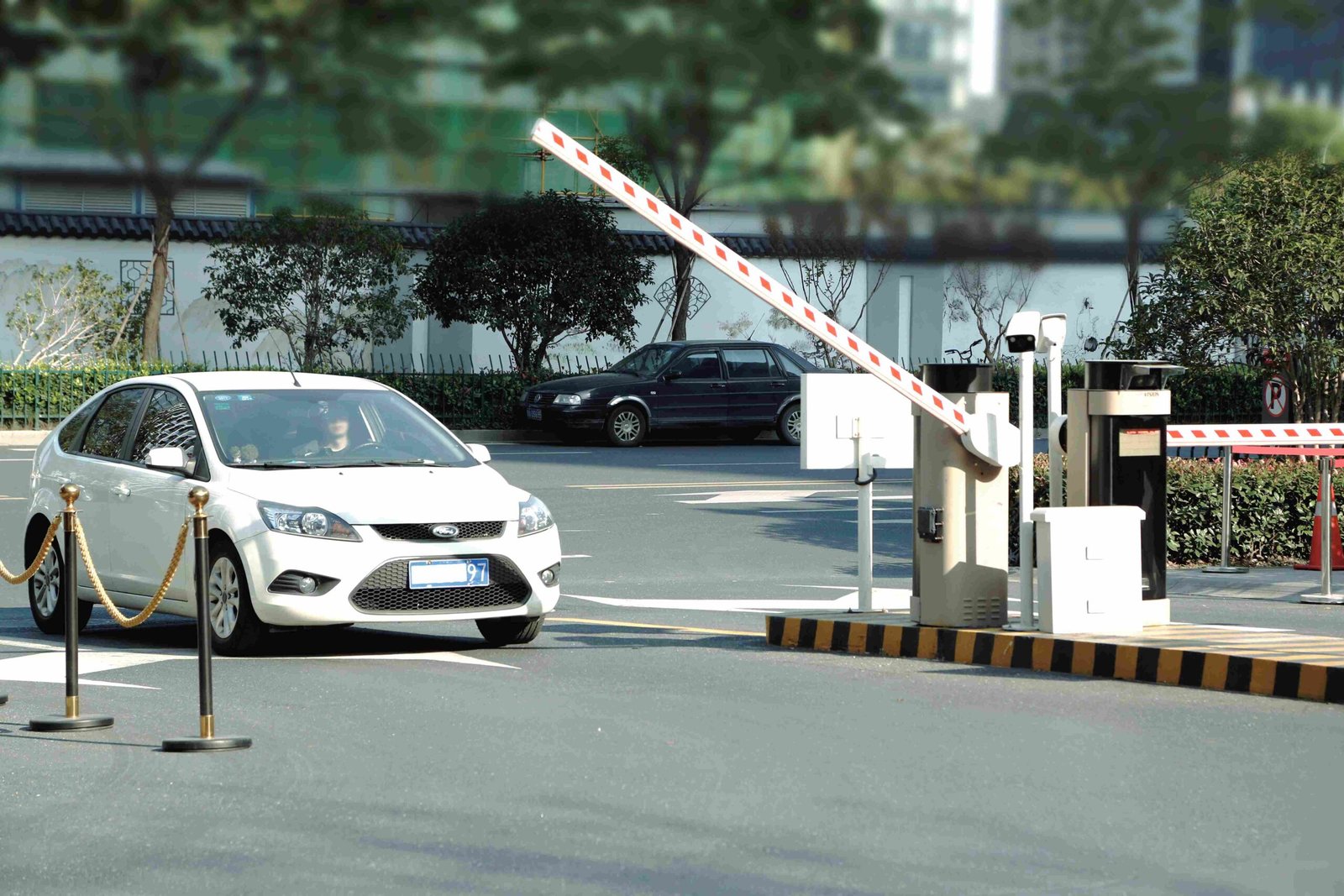 Perché la tecnologia RFID UHF sta trasformando la gestione delle presenze e il controllo degli accessi veicolari