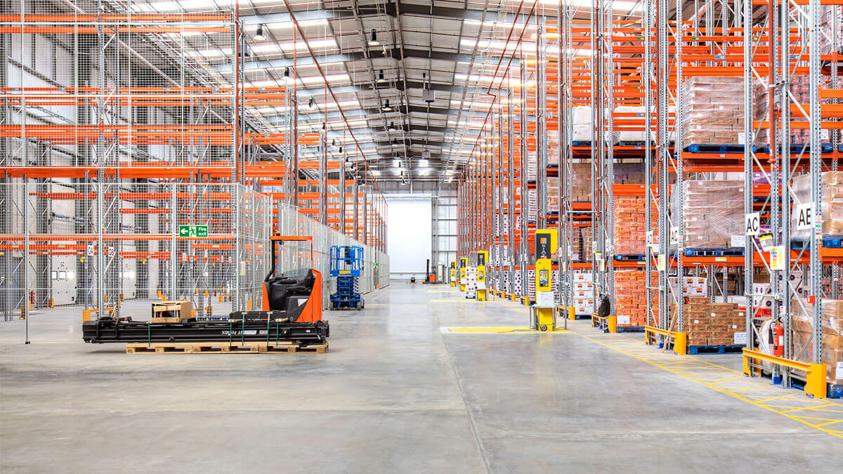 Gestione dell'inventario di magazzino tramite RFID: vantaggi, applicazioni e guida all'implementazione.